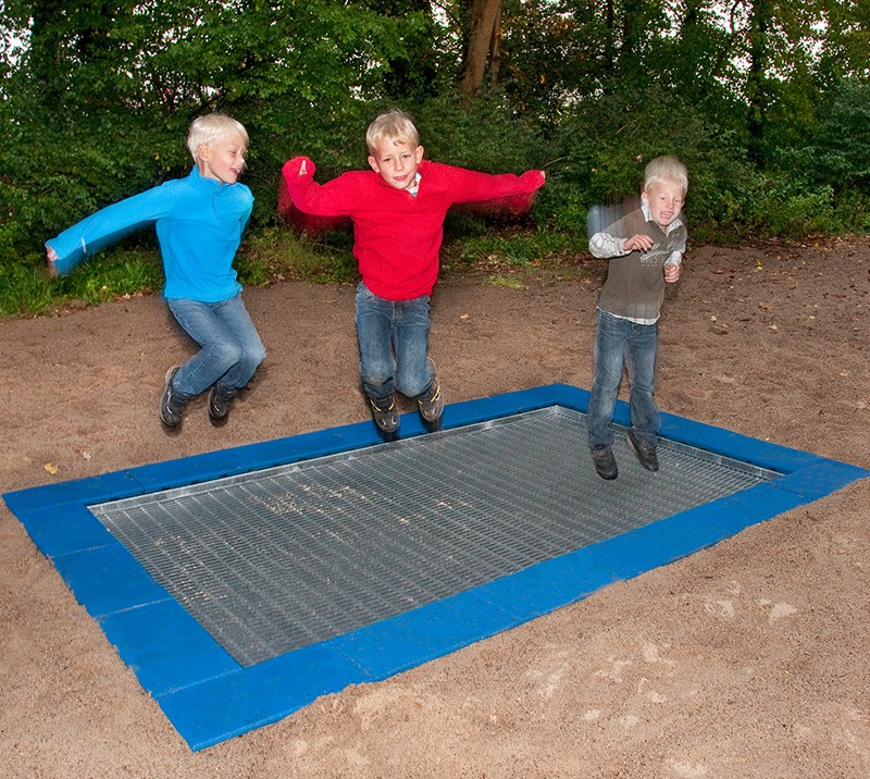 Stor trampoline for offentlig bruk. TUV sertifisert trampoline