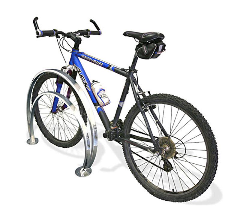 Sykkelstativ i rustfritt stål som støtter hele hjulet for inntil 2 sykler.